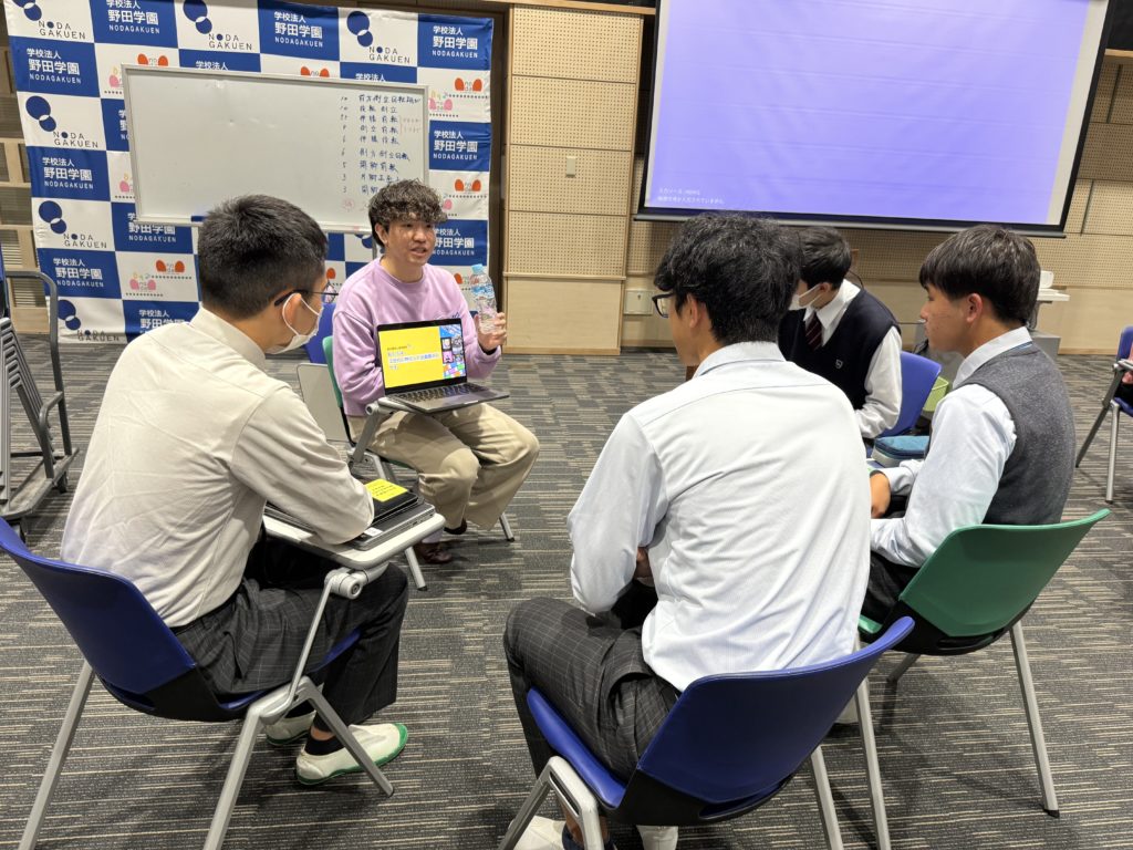 MAKERSゲストの人生講演の様子