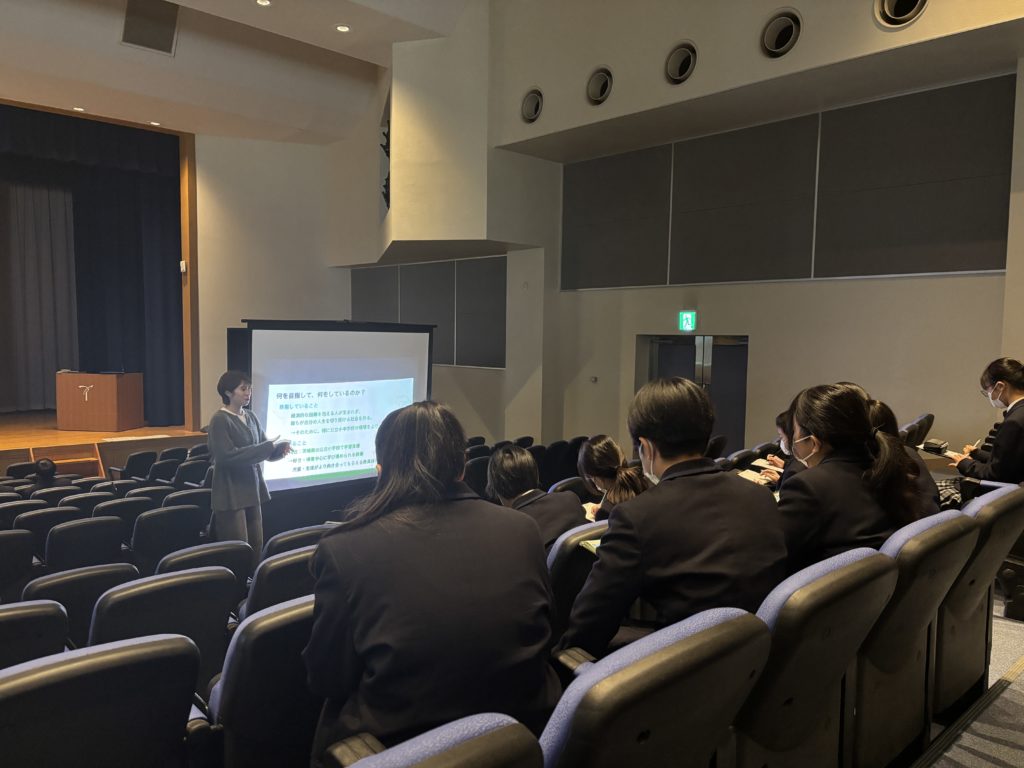 MAKERSゲストの人生講演の様子